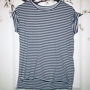 Girls Old Navy black and white striped shirt